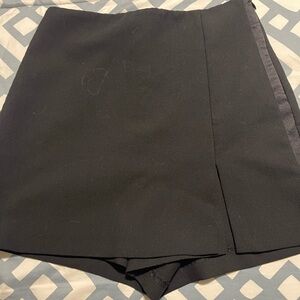 Black Skort